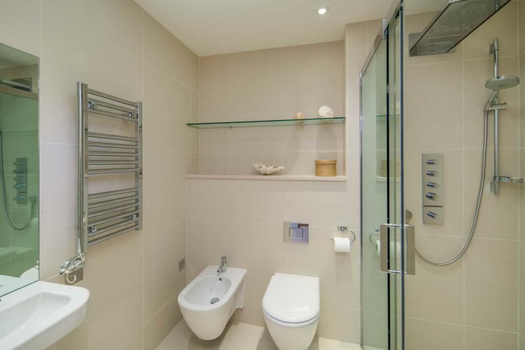 Master Ensuite..jpeg