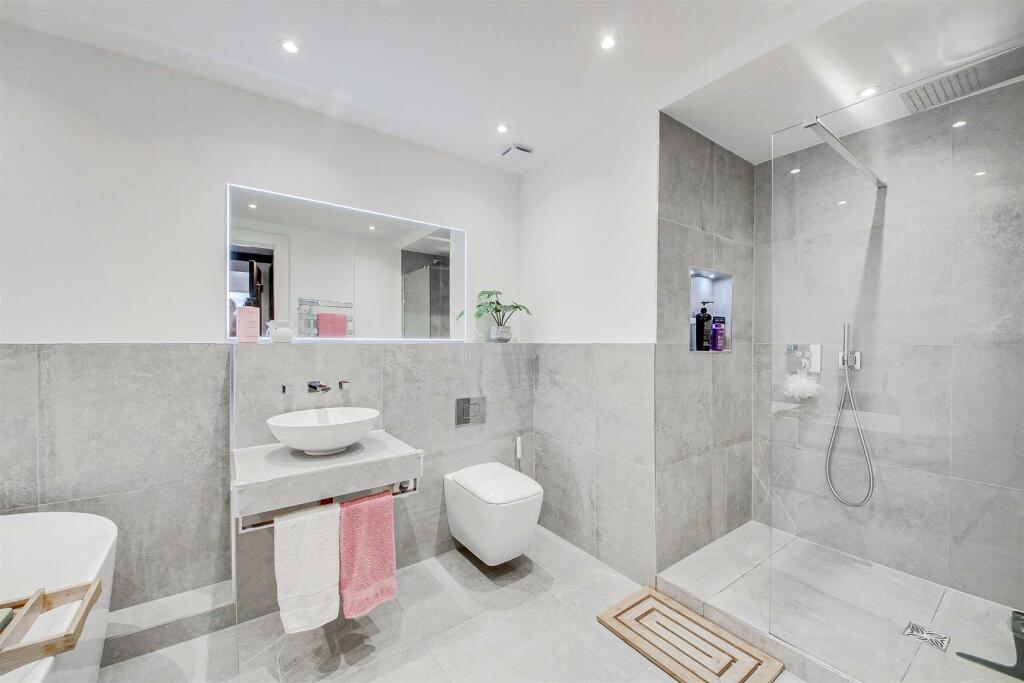 Ensuite