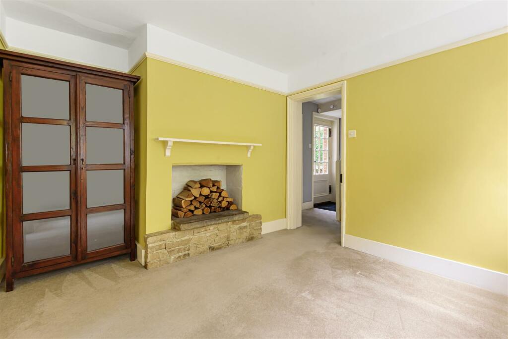 Dining room.jpg