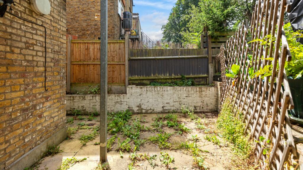 Flat A, 24 Atherfold Road, Clapham, London, SW9 9LW