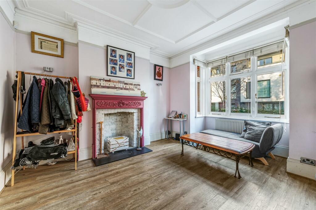 Denehurst Gardens-16.jpg