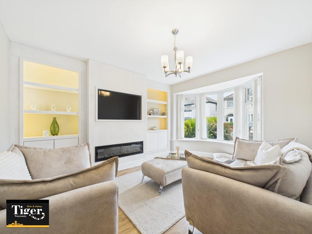 CAM02176G0-PR0551...