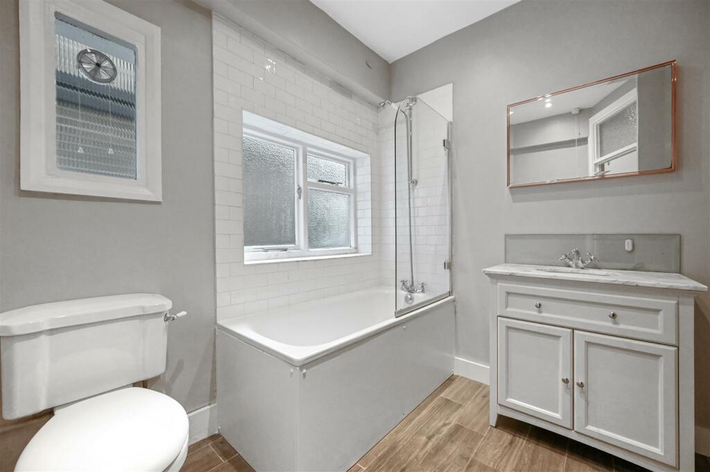 RCFB- 128 Addison Gardens - Bathroom3 (1).JPG
