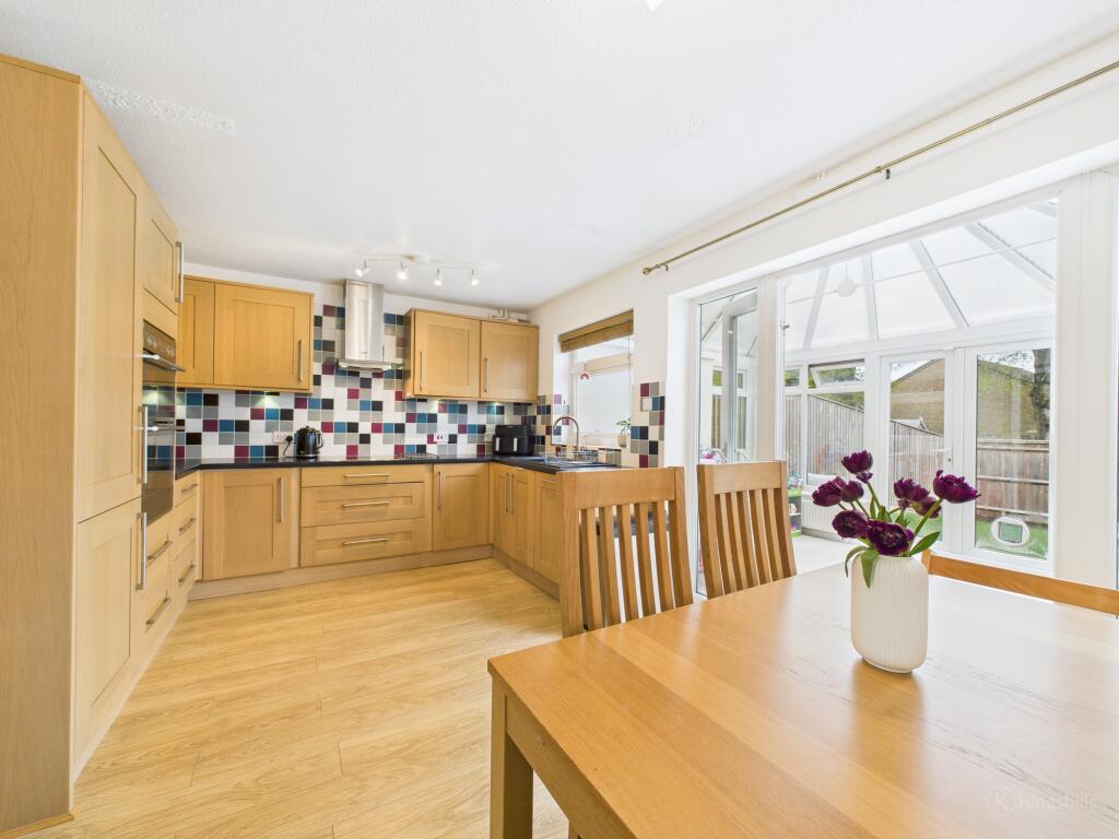Kitchen B'Room
