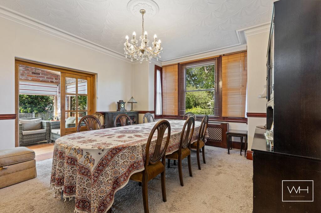 2 Finkle Street, Ben