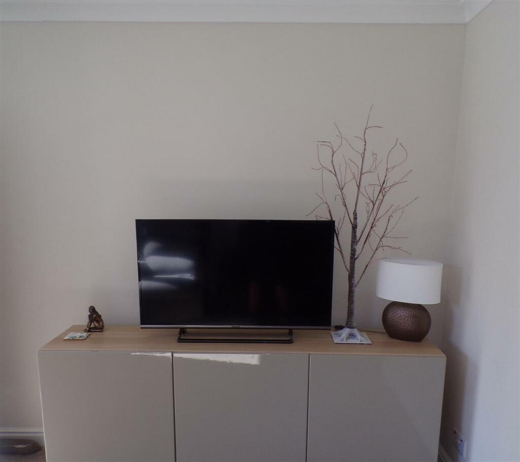 Living Room 1.JPG