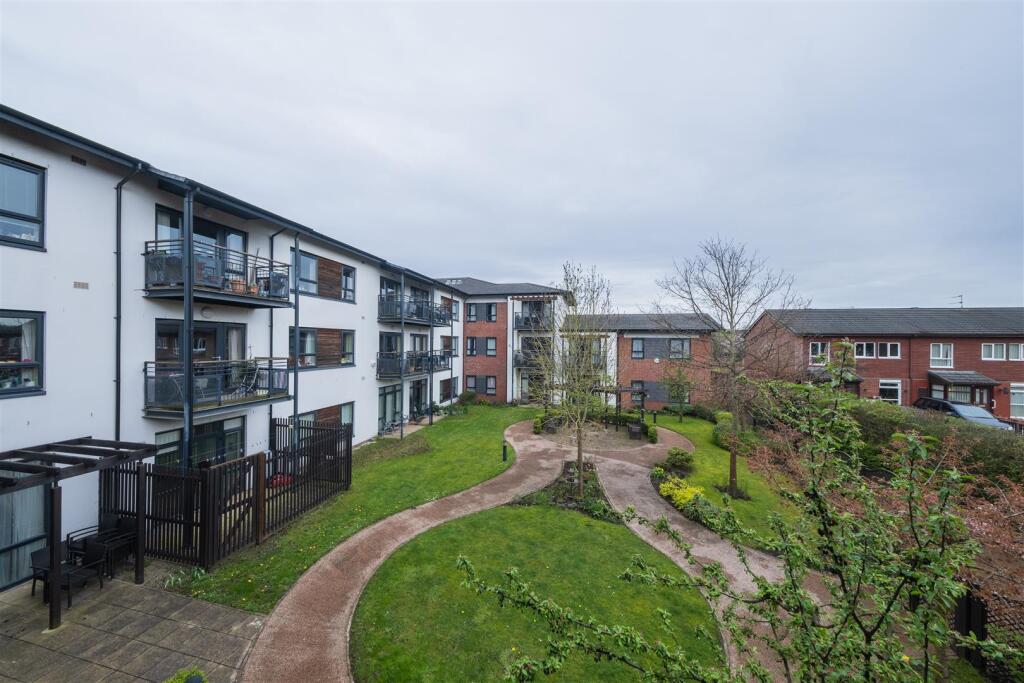 53 Hazelmere-017.jpg