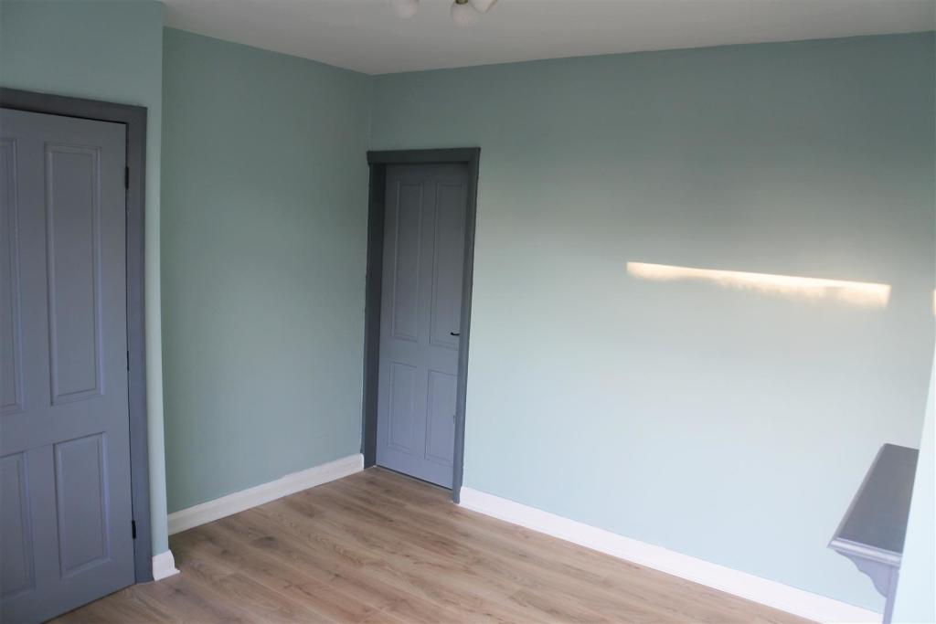 Front Lounge 2.JPG