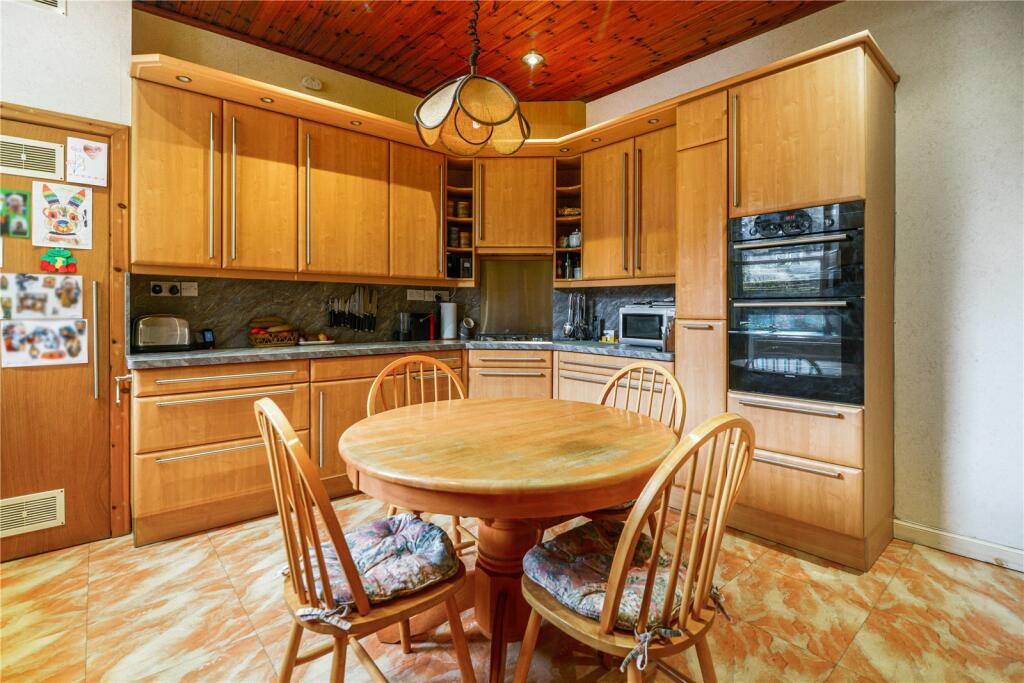 Breakfasting Kitchen