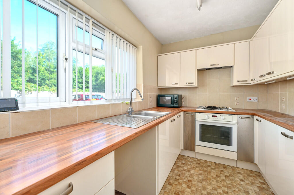 f1-telford-court-...