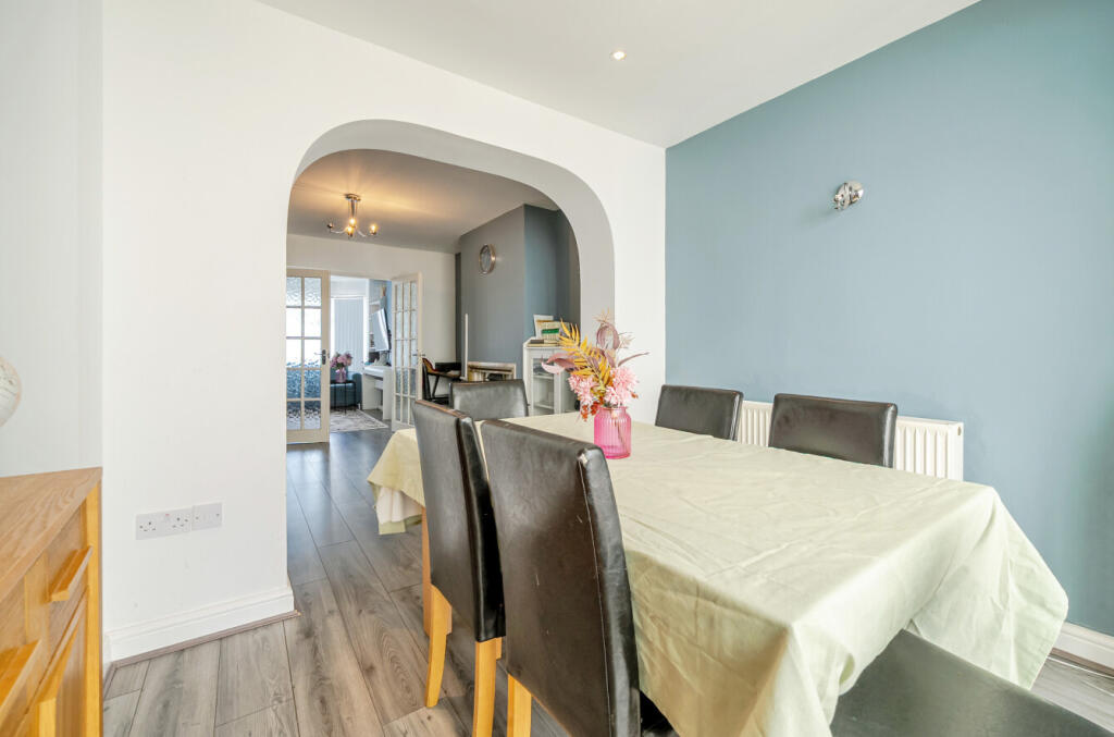 1353593-20-68dbd7...