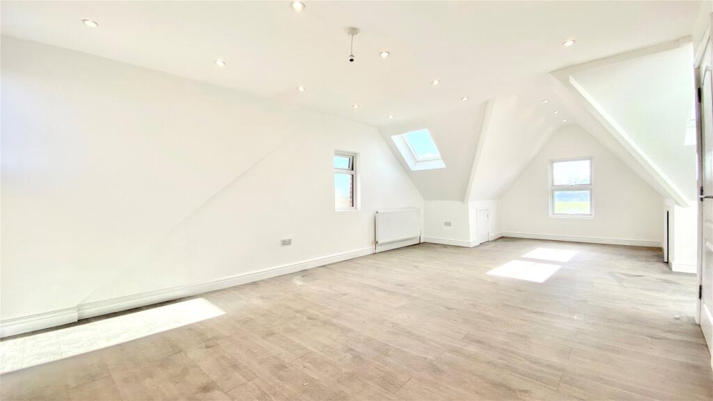 Bedroom/Living Area
