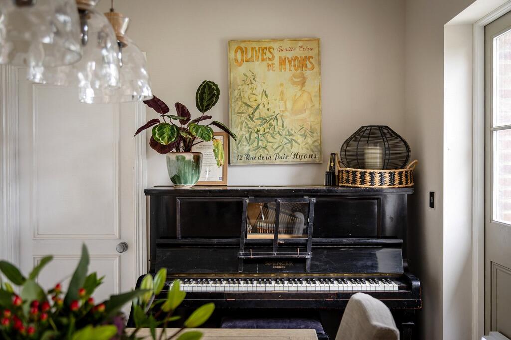 Petworth Road, Wormley, Godalming, Surrey, GU8