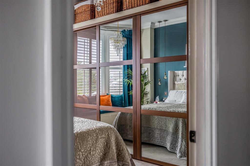 Flat 3, 38. Lennox Road North, Southsea-Small-Port