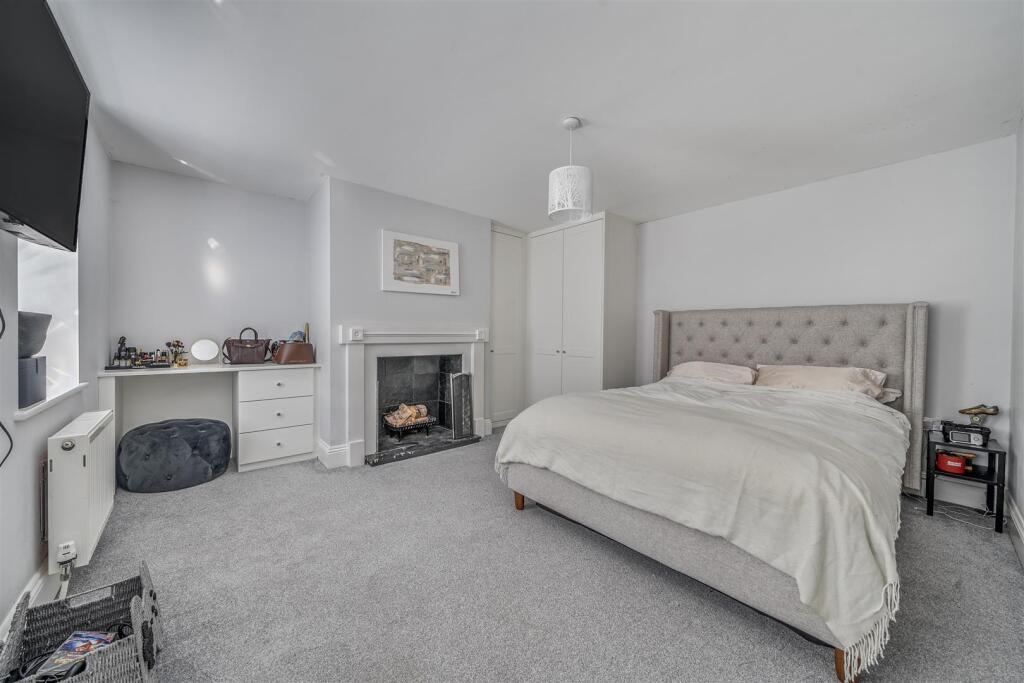 5. Bedroom 1.jpg