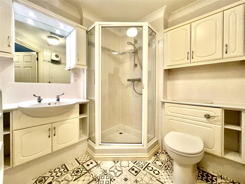 Main Shower Room