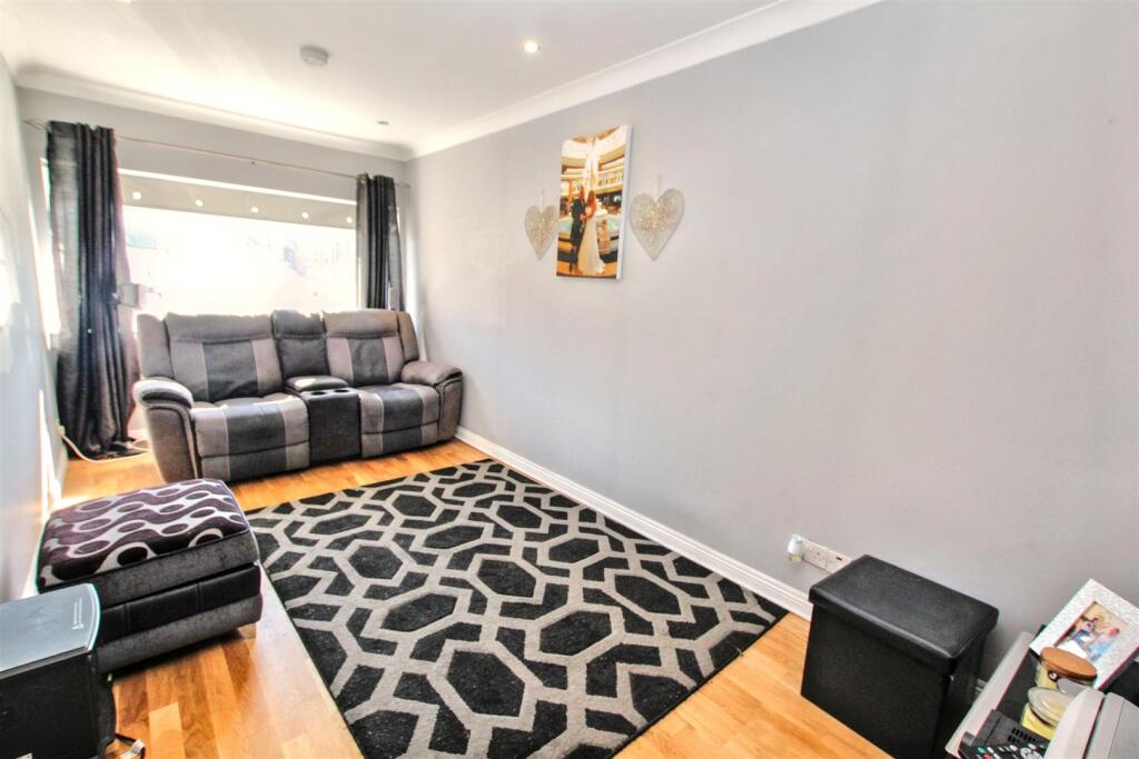 10- Sitting Room.jpg