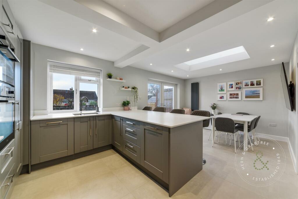 Elgar- Crescent-18.jpg