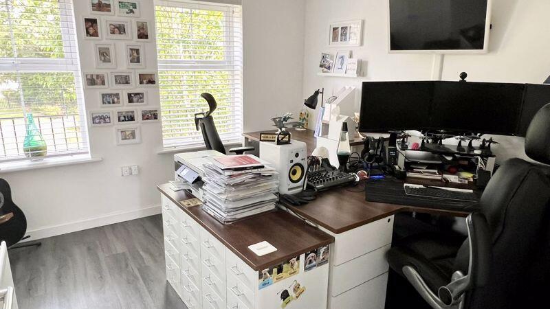 Bedroom/Office