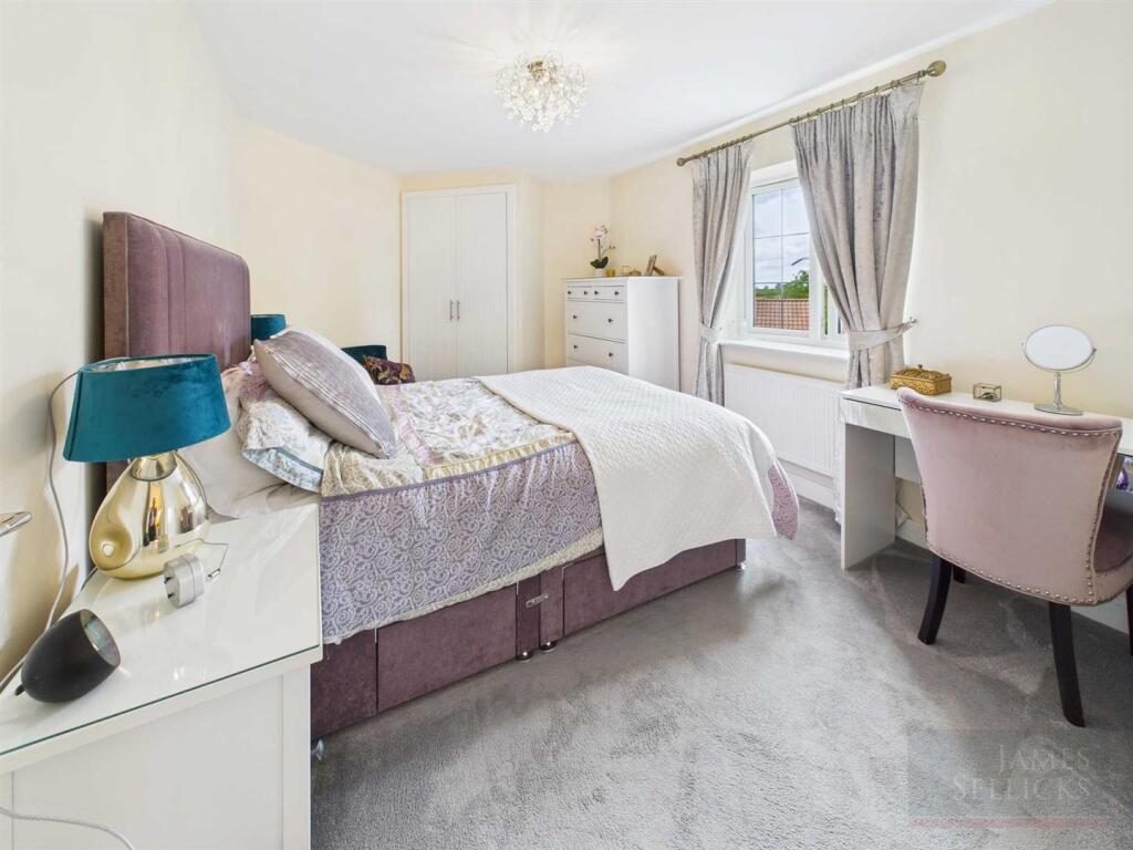 Principal bedroom