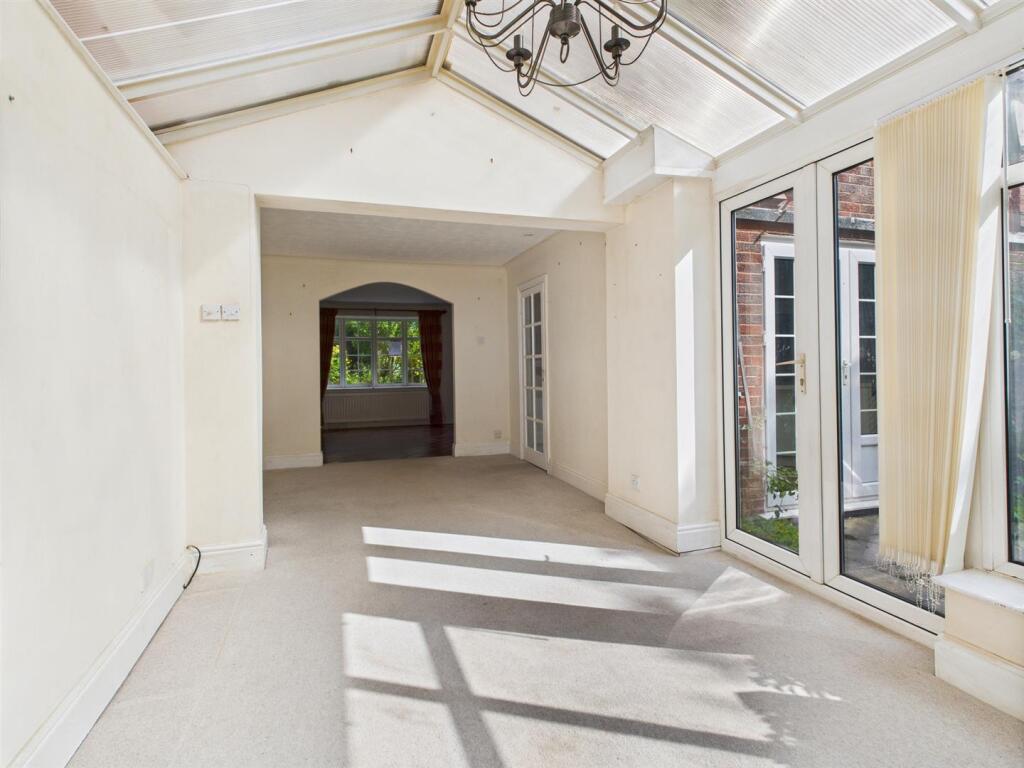 Conservatory/Dining Room