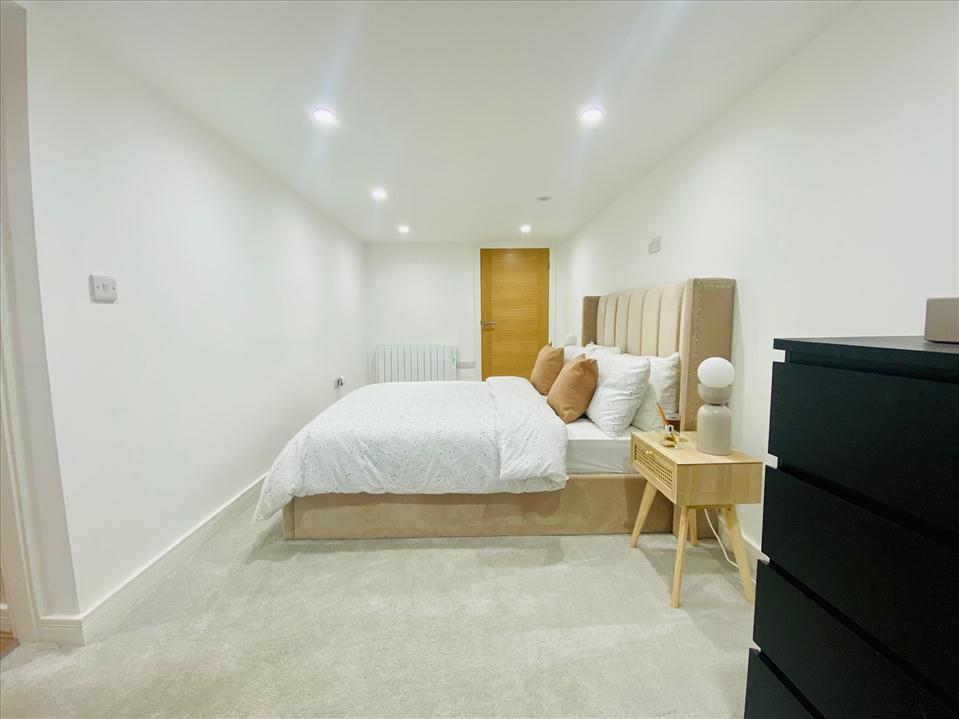 SECOND BEDROOM/SECOND RECEPTION ROOM