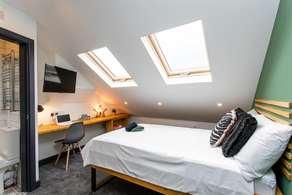 35 Dean Street-1.jpg