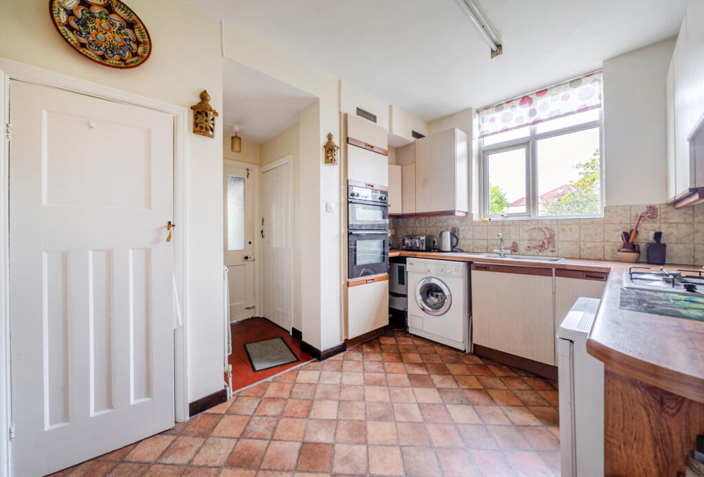 1365470-12-68e90a...