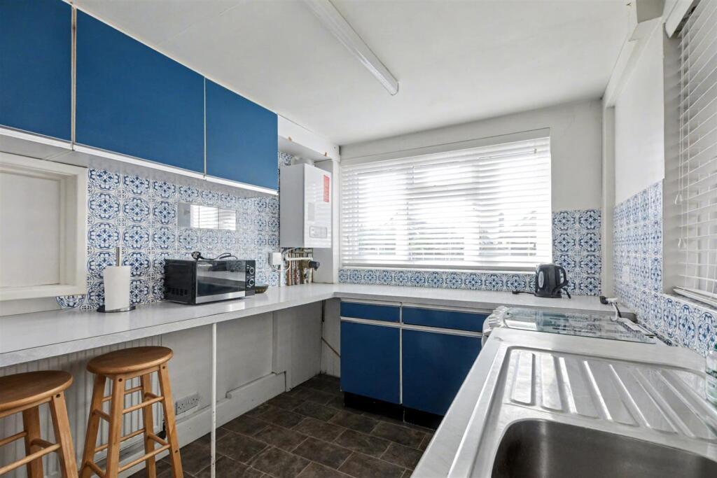 Kitchen_2.jpeg