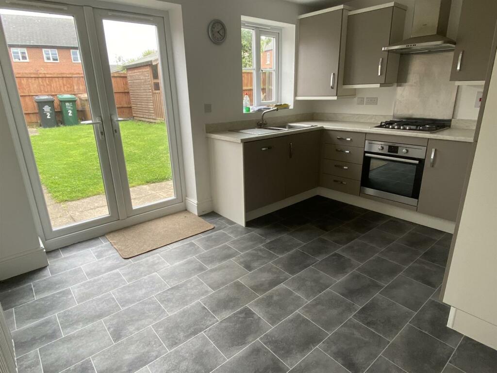 Dining kitchen