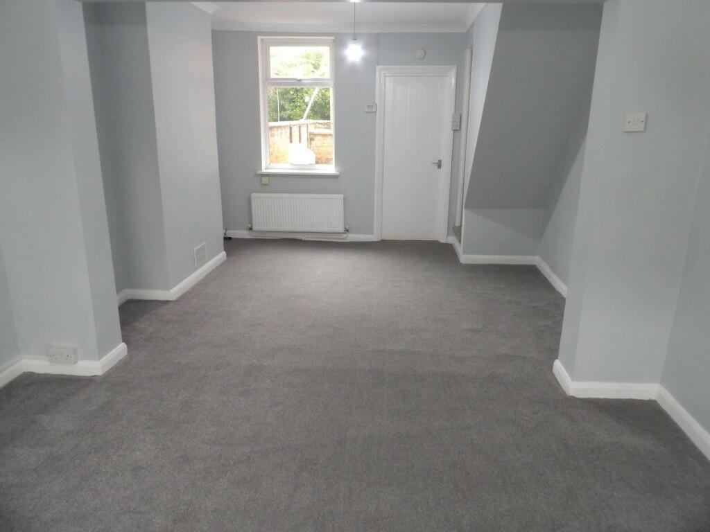 LOUNGEDINING ROOM