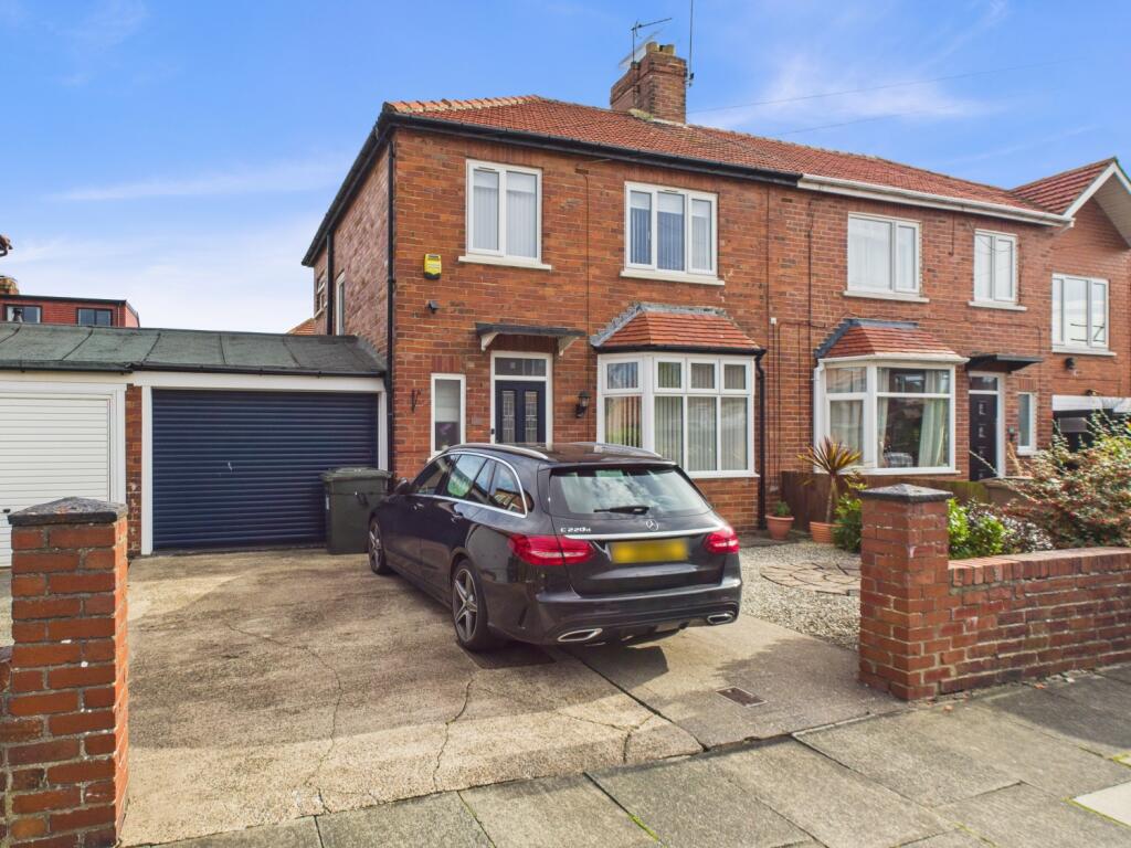 CAM02195G0-PR0092-STILL034