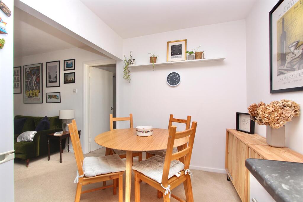 Lampard Grove, N16