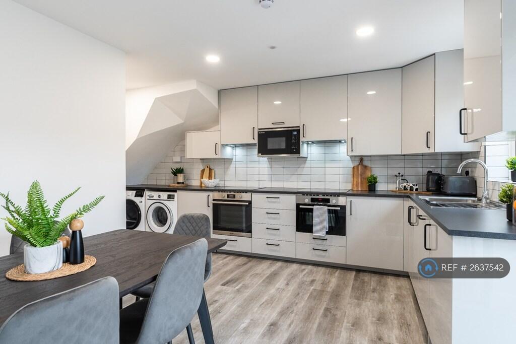 Communal Kitchen/Dinning Room