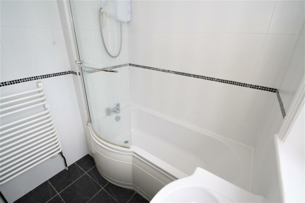 Bathroom.JPG