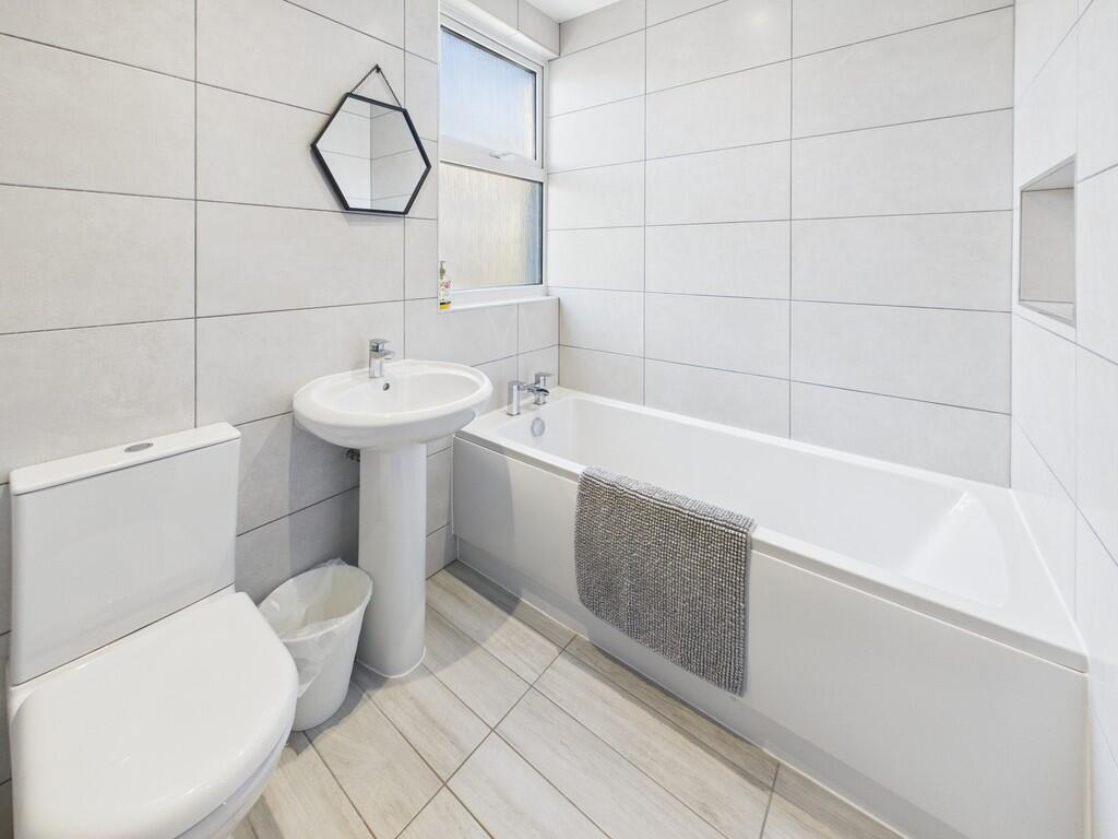 CAM03974G0-PR0120...