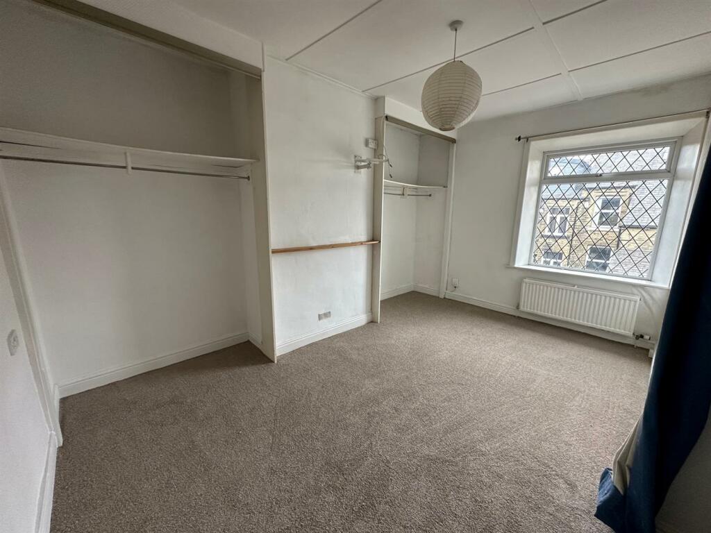 3 elmwood bedroom.jpg
