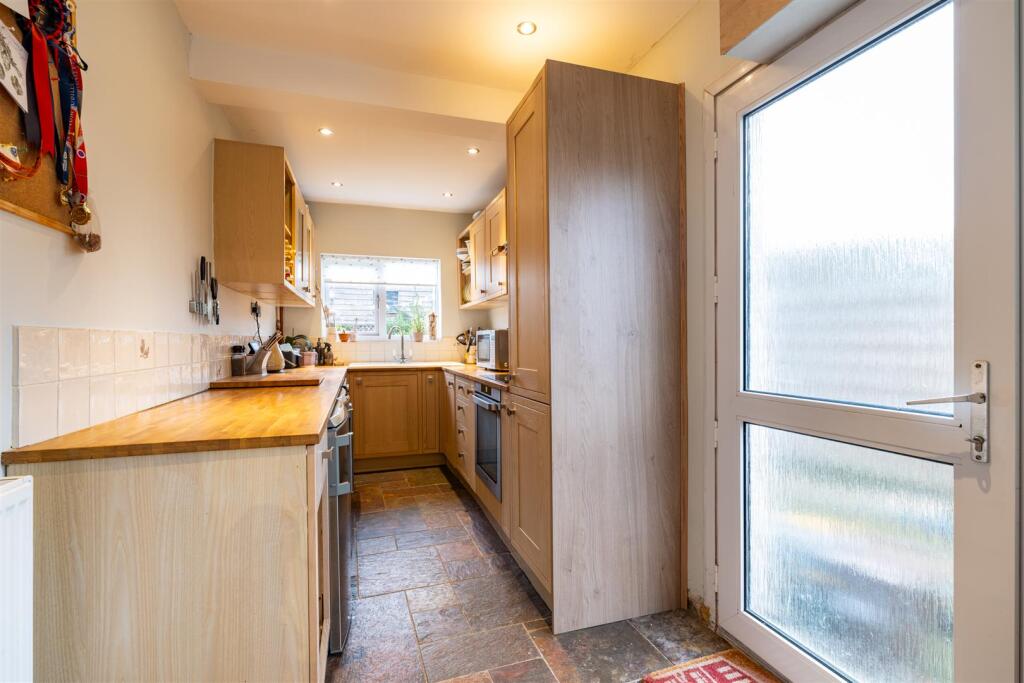 KITCHEN 3.jpg