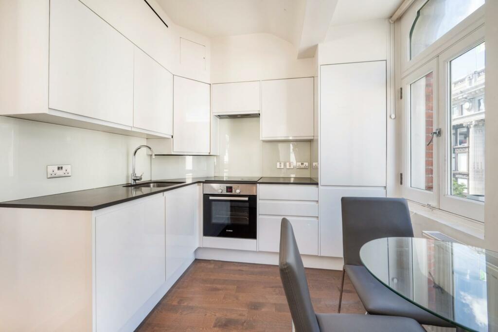KITCHEN 3.jpg