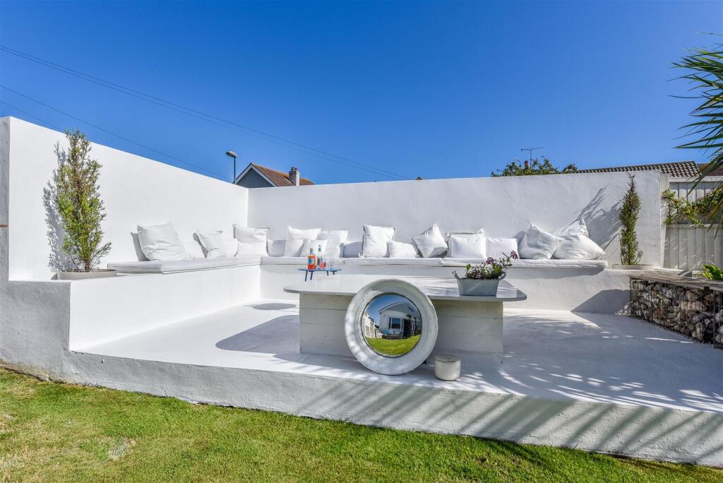 Entertaining Area.jpg