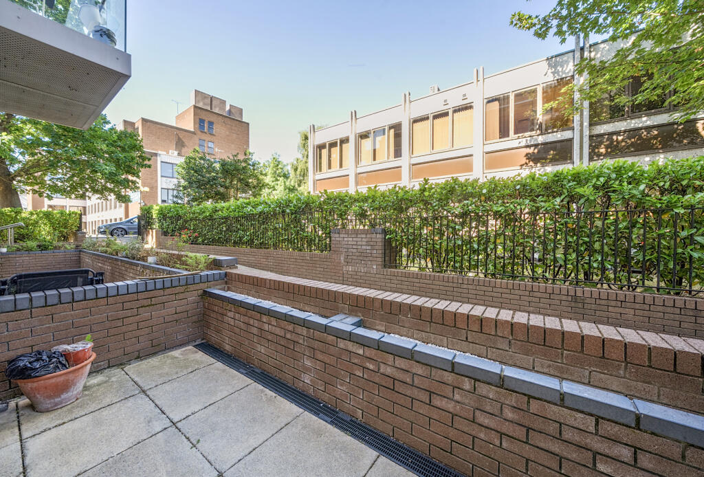 1315827-17-686651...