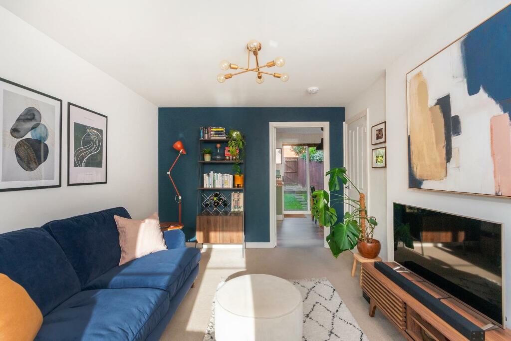 3S7LCHD - Living Room C.jpg