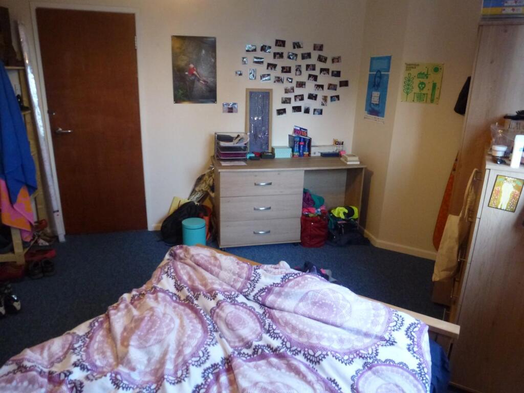 222 School - Bedroom 2.JPG