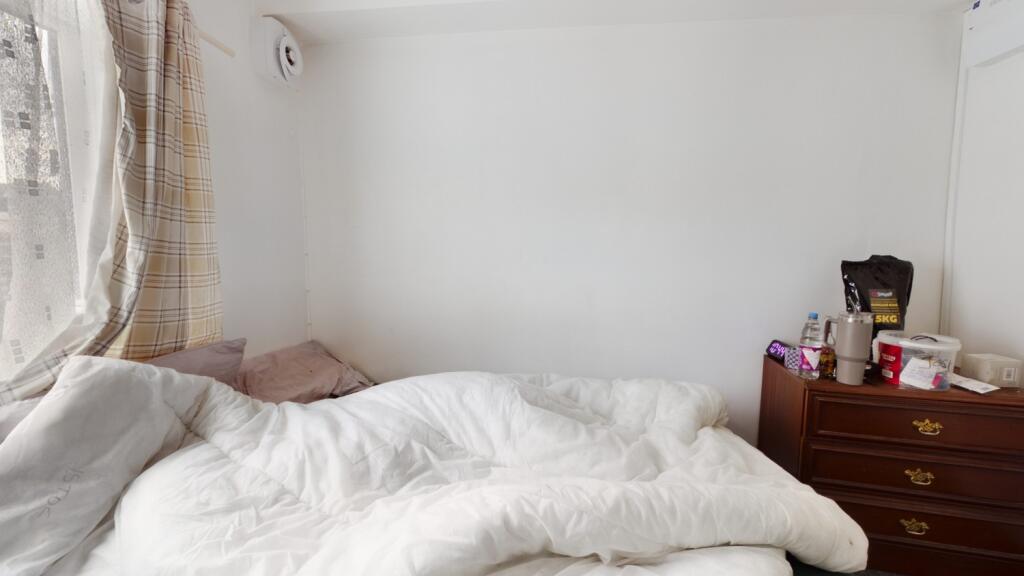 CAM01740G0-PR0328-PAN002