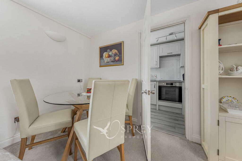 Living/Dining Roo...