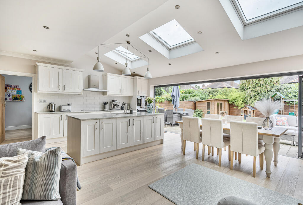 1328877-6-687fcd4...