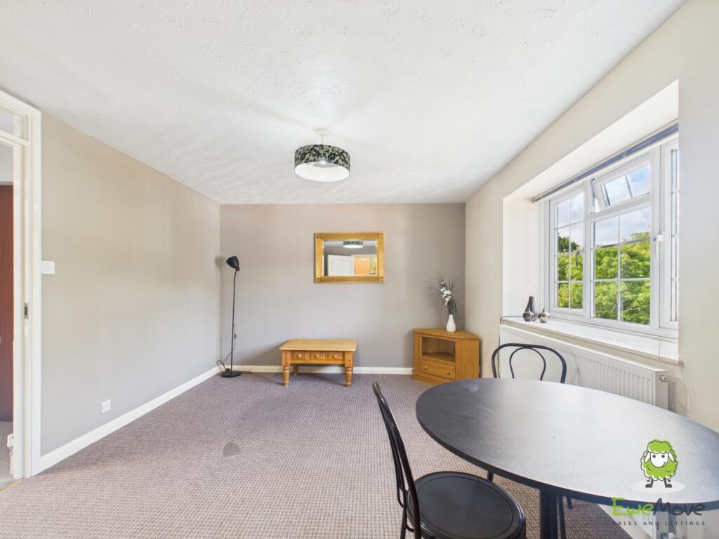 EweMove Estate Agents Basingstoke - LONGACRE RISE 