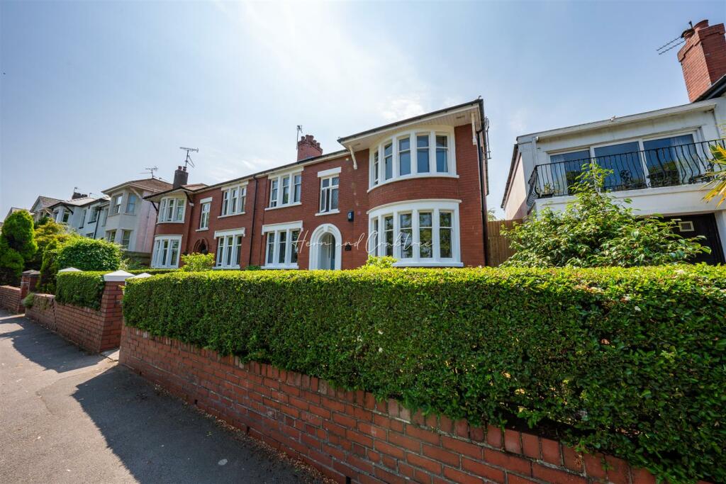 Lake Road West, Roath Park, HernCrabtree (20).jpg