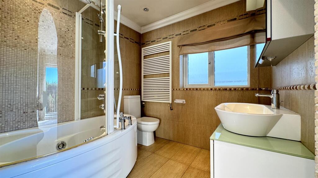 En Suite To Bedroom One
