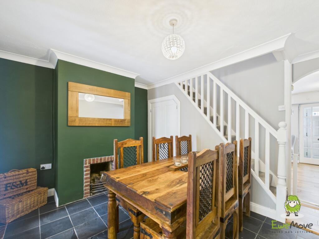 EweMove Estate Agents Basingstoke - Upper Sherbour